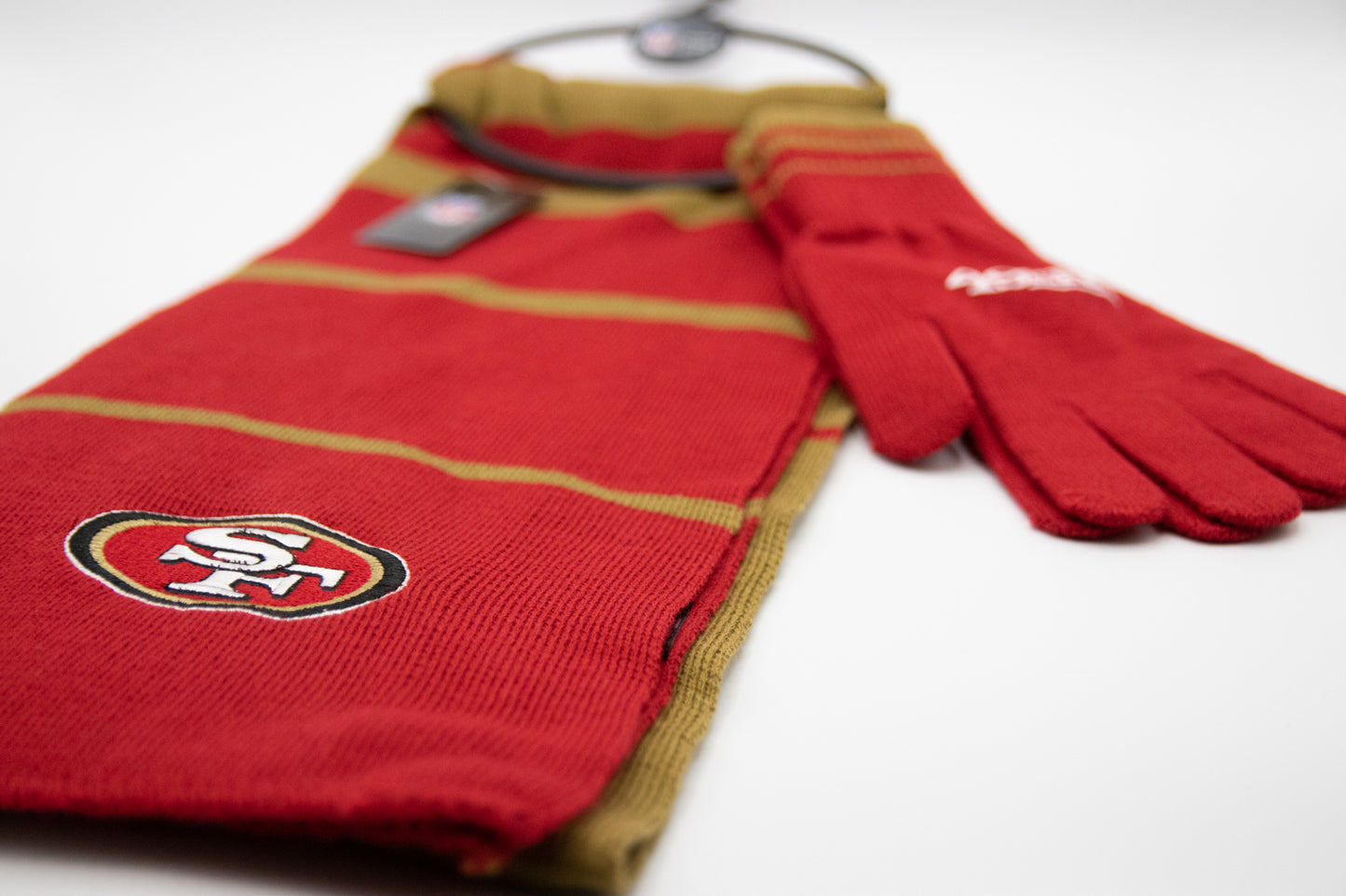 San Francisco 49ers Scarf and Gloves